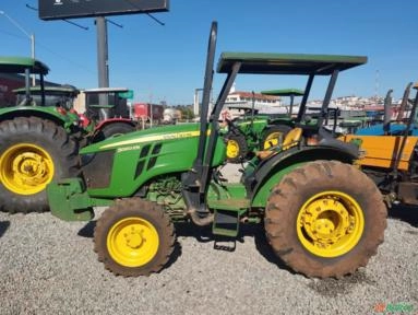 Trator John Deere 5060EN Plataformado - Ano 2020 Imagem Trator John Deere 5060EN Plataformado - Ano 2020