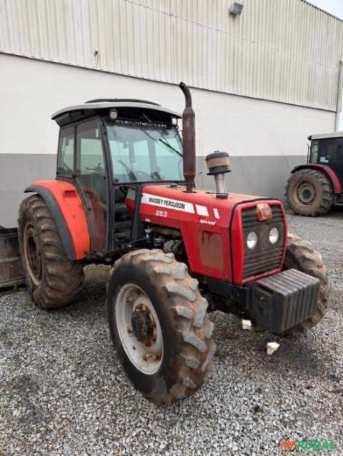 Trator Massey Ferguson Cabinado - Ano 2008 Imagem Trator Massey Ferguson Cabinado - Ano 2008