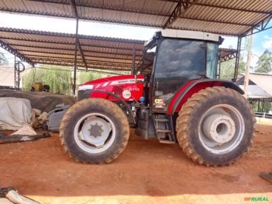 Trator Massey Ferguson 6713 Cabinado - Ano 2021 Imagem Trator Massey Ferguson 6713 Cabinado - Ano 2021
