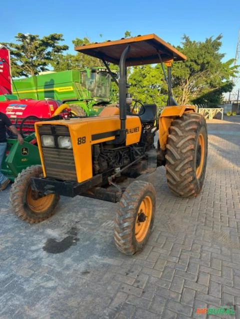 Trator Valmet 88 - Ano 1994 Imagem Trator Valmet 88 - Ano 1994