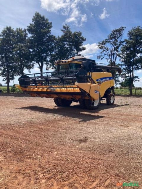 Colheitadeira NEW HOLLAND CR5080 como Nova usada so na propriedade. REVISADA Imagem Colheitadeira NEW HOLLAND CR5080 como Nova usada so na propriedade. REVISADA