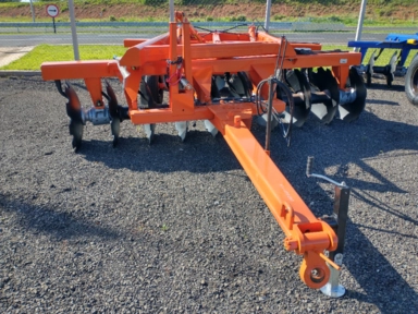 Grade Aradora Super Pesada com Rodas marca CIVEMASA modelo GVPF 20x36 (Nova) Imagem Grade Aradora Super Pesada com Rodas marca CIVEMASA modelo GVPF 20x36 (Nova)