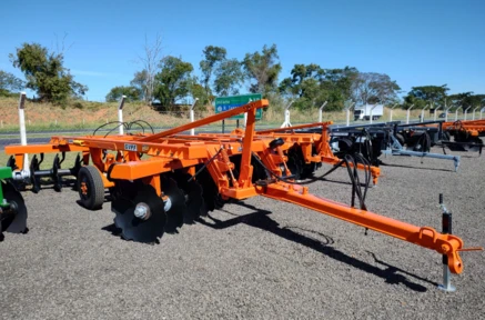 Imagem Grade Aradora Super Pesada c/rodas GVPF 18 CIVEMASA Imagem Grade Aradora Super Pesada c/rodas GVPF 18 CIVEMASA