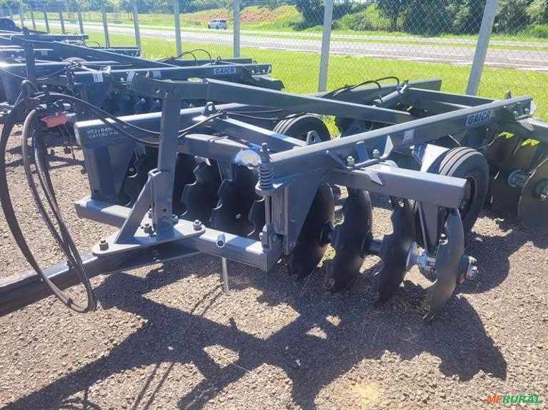 Grade Aradora Intermediária Controle Remoto Marca Tatu Modelo GAICR 18 X 28" Imagem Grade Aradora Intermediária Controle Remoto Marca Tatu Modelo GAICR 18 X 28"