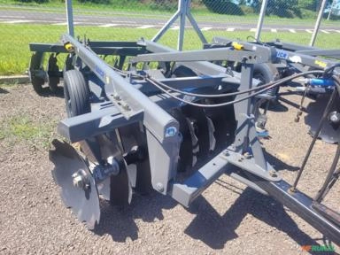 Imagem Grade Aradora Intermediária Controle Remoto Marca Tatu Modelo GAICR 18 X 28" Imagem Grade Aradora Intermediária Controle Remoto Marca Tatu Modelo GAICR 18 X 28"