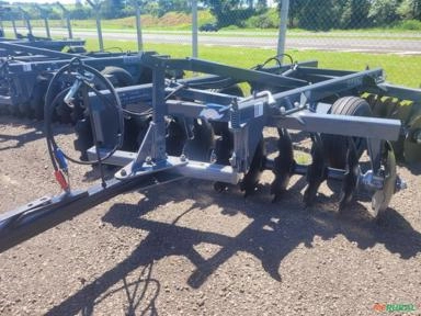 Grade Aradora Intermediária Controle Remoto Marca Tatu Modelo GAICR 24 X 28 Imagem Grade Aradora Intermediária Controle Remoto Marca Tatu Modelo GAICR 24 X 28