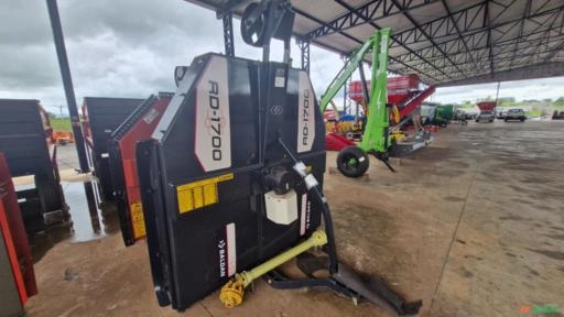 Roçadeira hidráulica central/lateral transmissão direta c/roda de apoio modelo RD 1700 marca Baldan Imagem Roçadeira hidráulica central/lateral transmissão direta c/roda de apoio modelo RD 1700 marca Baldan