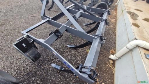 Imagem Subsolador de engate 3 pontos modelo AST 9/7 hastes (quebra fuzil) marca Tatu Imagem Subsolador de engate 3 pontos modelo AST 9/7 hastes (quebra fuzil) marca Tatu