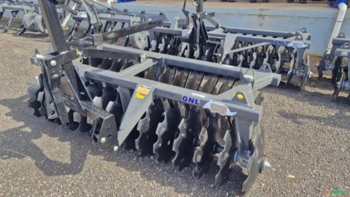 Grade niveladora leve modelo GNL 28 X 22" X 3,50mm dm esp. 175mm marca Tatu Imagem Grade niveladora leve modelo GNL 28 X 22" X 3,50mm dm esp. 175mm marca Tatu