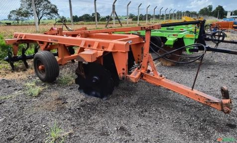 Grade Aradora Pesada marca Civemasa modelo SGAC 12 x 32 espaçamento de 360 mm Imagem Grade Aradora Pesada marca Civemasa modelo SGAC 12 x 32 espaçamento de 360 mm