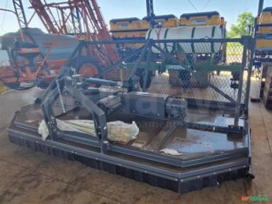 Roçadeira dupla para mandioca modelo Kapina Mani 3700 marca Tatu Imagem Roçadeira dupla para mandioca modelo Kapina Mani 3700 marca Tatu