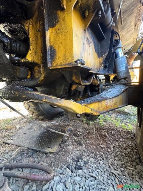 Escora Dianteira Suspensão Caminhão Volvo A30G A30F VOE15177580 Imagem Escora Dianteira Suspensão Caminhão Volvo A30G A30F VOE15177580