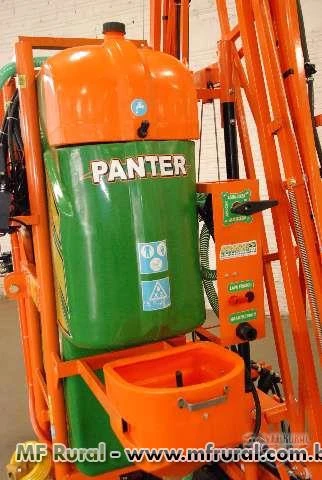 Pulverizador de  700 a 900 Litros  com Barras Hidráulicas