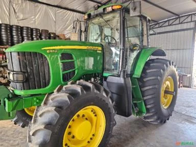 Trator John deere 6165J, ano 2013, cabinado.