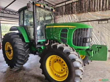 Trator John deere 6165J, ano 2013, cabinado.