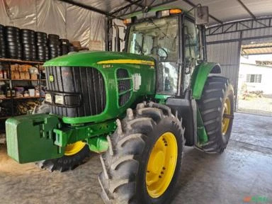 Trator John deere 6165J, ano 2013, cabinado.