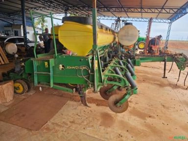 Plantadeira John deere CCS2113, 13x45. Imagem Plantadeira John deere CCS2113, 13x45.