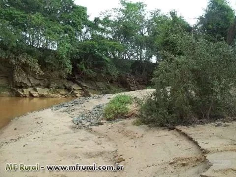 Sítio de 14 hectares a 30 km de Montes Claros/MG