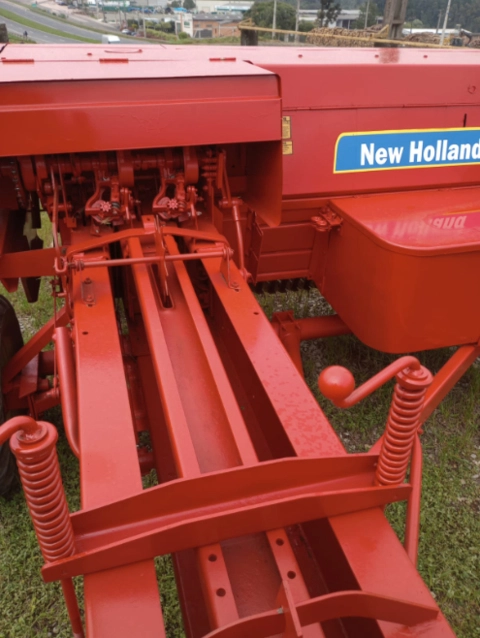 Imagem ENFARDADEIRA  NH-570 Imagem ENFARDADEIRA  NH-570