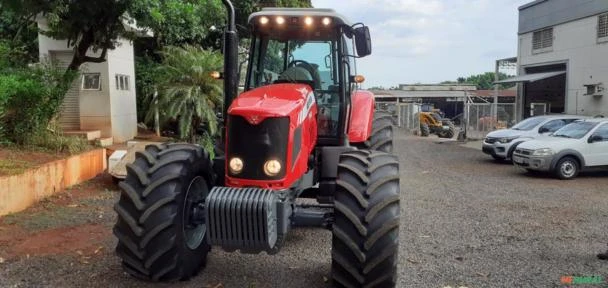 Trator Massey Ferguson modelo 7415 ano 2015