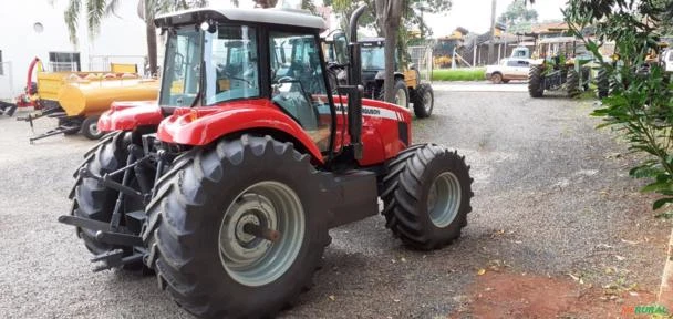 Trator Massey Ferguson modelo 7415 ano 2015