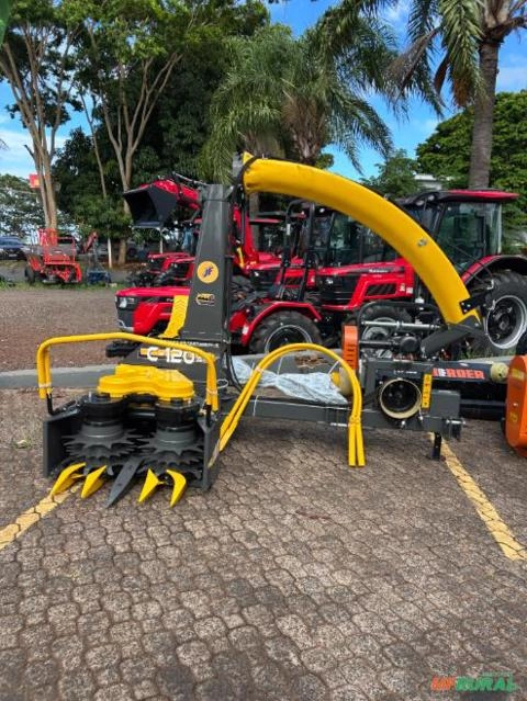 Colhedora de Forragens JFC120 Imagem Colhedora de Forragens JFC120