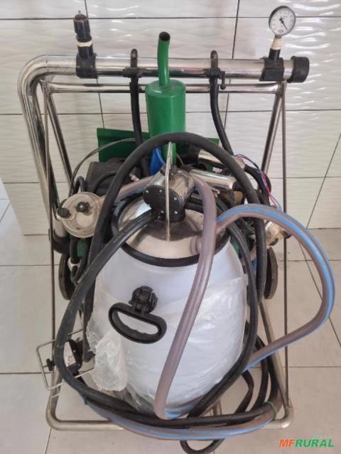 Ordenha com Carrinho Imagem Ordenha com Carrinho