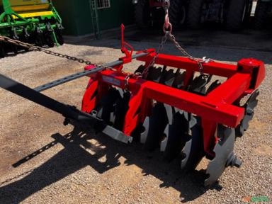 Grade Aradora Tatu 16 Discos Imagem Grade Aradora Tatu 16 Discos