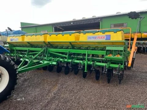 Plantadeira Tatu Ultra Flex 16 linhas ano 2009 Imagem Plantadeira Tatu Ultra Flex 16 linhas ano 2009