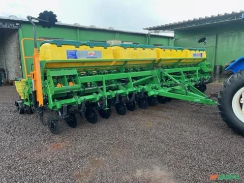 Plantadeira Tatu Ultra Flex 16 linhas ano 2009