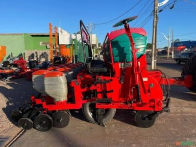 Imagem Plantadeira Planti Center 11 linhas ano 2008 Imagem Plantadeira Planti Center 11 linhas ano 2008