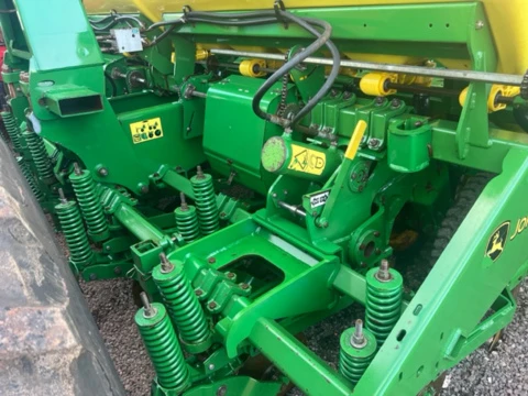 Plantadeira John Deere 1109 9 Linhas Ano 2011