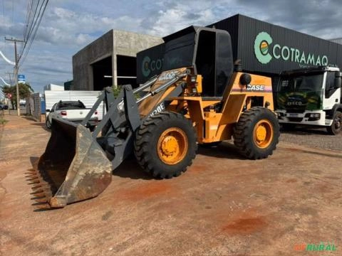 Pá Carregadeira Case W 20E ano 2010 Imagem Pá Carregadeira Case W 20E ano 2010
