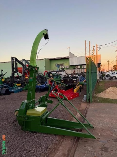 Imagem Forrageira Cremasco 950 CII Transmissão Cardan Imagem Forrageira Cremasco 950 CII Transmissão Cardan