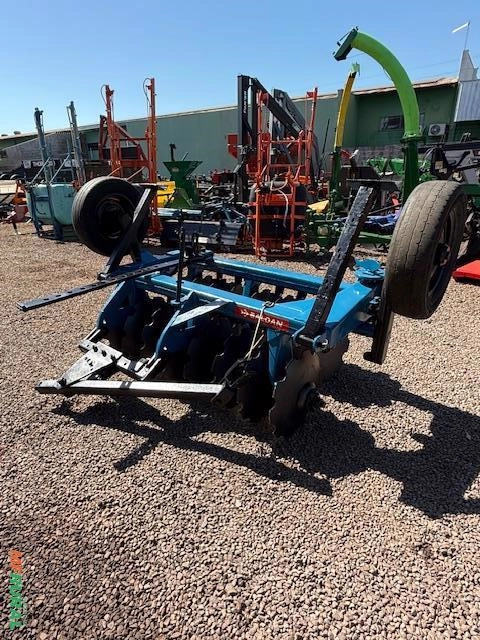 Grade Aradora 16 Discos Baldan c/ Pneus Transporte Imagem Grade Aradora 16 Discos Baldan c/ Pneus Transporte