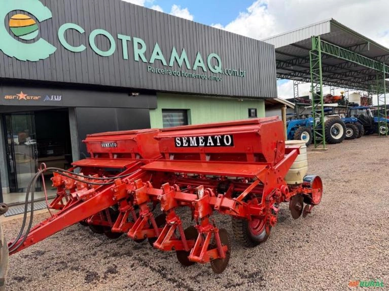 Plantadeira Semeato 8 linhas Imagem Plantadeira Semeato 8 linhas
