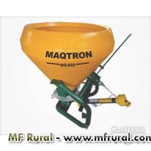 Adubadora Semeadora com disco, com eixo cardan - Caçamba fibra dupla - Maqtron Imagem Adubadora Semeadora com disco, com eixo cardan - Caçamba fibra dupla - Maqtron