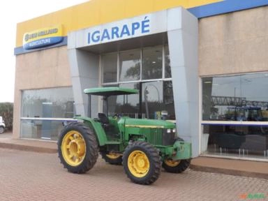 Trator Marca John Deere - 5700 Imagem Trator Marca John Deere - 5700
