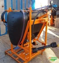 PULVERIZADOR DE 400 LTS COM LANÇAS