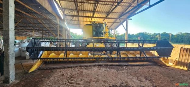 Colheitadeira NEW Holland Imagem Colheitadeira NEW Holland