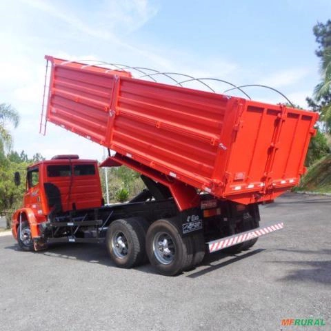 Imagem Caçamba Graneleira com Abertura Lateral e Trazeira Fundo Imagem Caçamba Graneleira com Abertura Lateral e Trazeira Fundo