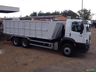 Imagem Caçamba Graneleira com Abertura Lateral e Trazeira Fundo Imagem Caçamba Graneleira com Abertura Lateral e Trazeira Fundo