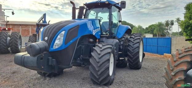 Trator Agrícola New Holland - 2015 Imagem Trator Agrícola New Holland - 2015