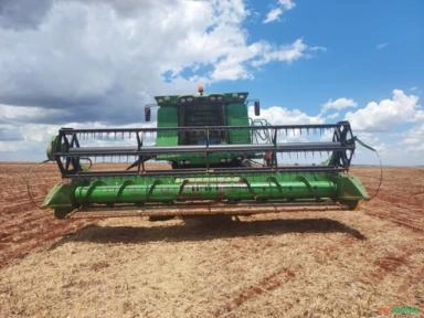 Imagem Colheitadeira John Deere Colheitadeira JD 1470 - Plataforma 20 Pés, 2013 Imagem Colheitadeira John Deere Colheitadeira JD 1470 - Plataforma 20 Pés, 2013