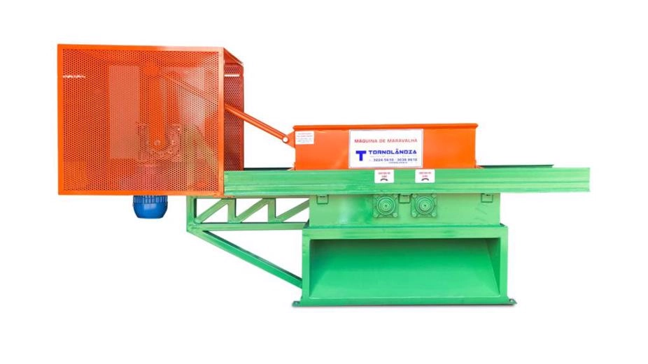 Máquina de Maravalha - Plaina de Maravalha - 2 Eixos Imagem Máquina de Maravalha - Plaina de Maravalha - 2 Eixos