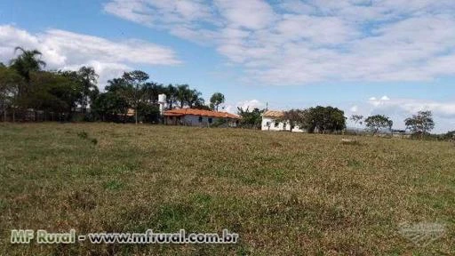 Fazenda próximo a barragem do Cajuru