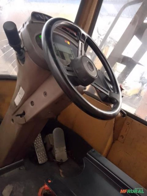 Imagem Máquina Alimentador de minério. Imagem Máquina Alimentador de minério.