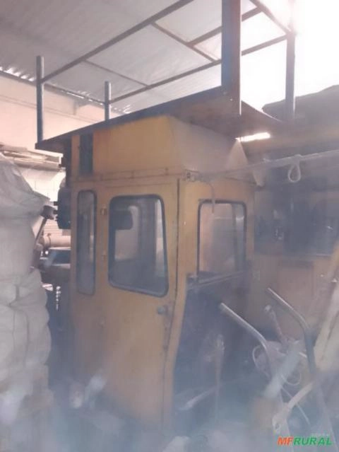 Imagem Máquina Alimentador de minério. Imagem Máquina Alimentador de minério.
