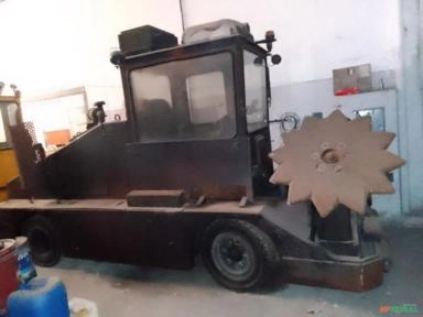 Imagem Máquina Alimentador de minério. Imagem Máquina Alimentador de minério.