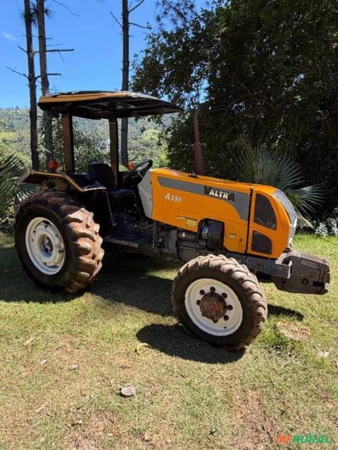 Trator Agrícola Valtra A550 Ano 2015 Imagem Trator Agrícola Valtra A550 Ano 2015
